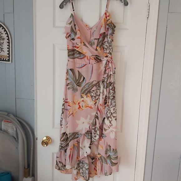 Floral wrap high-low mido dress - Picture 2 of 3